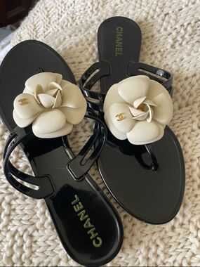 CHANEL Black Jelly Thong Sandals with Cream Camellia